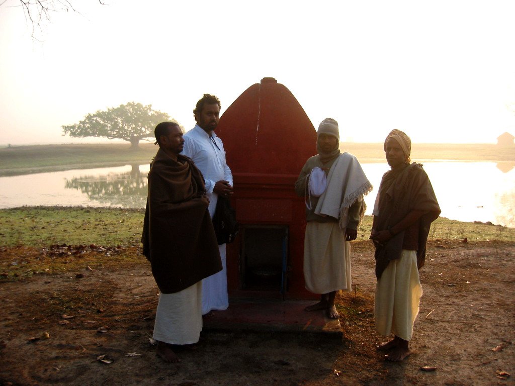  gaura mandal parikrama. 2004.03.11